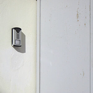 GENYA ΣΕ ΛΕΥΚΟ ΤΟΙΧΟ